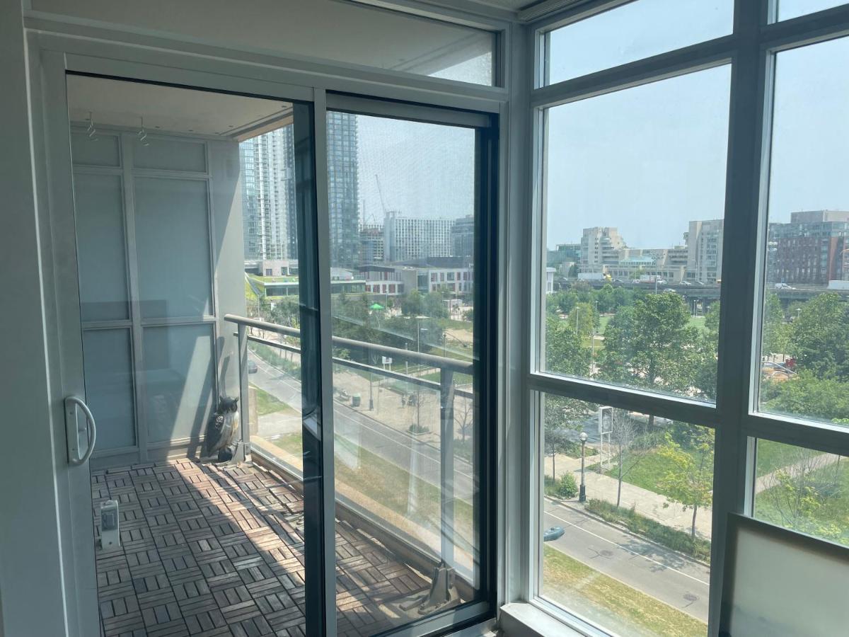 Three Br Condo Step To Cn Tower Rogers Center With Free Parking Toronto Exterior photo